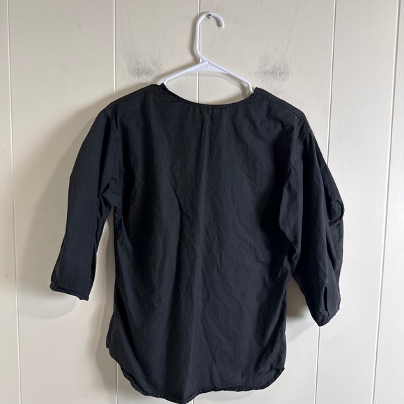 DEVEAUX New York Black V Neck‎ Button Detail 3/4 Sleeve Top Women Size 2 - Picture 2 of 7